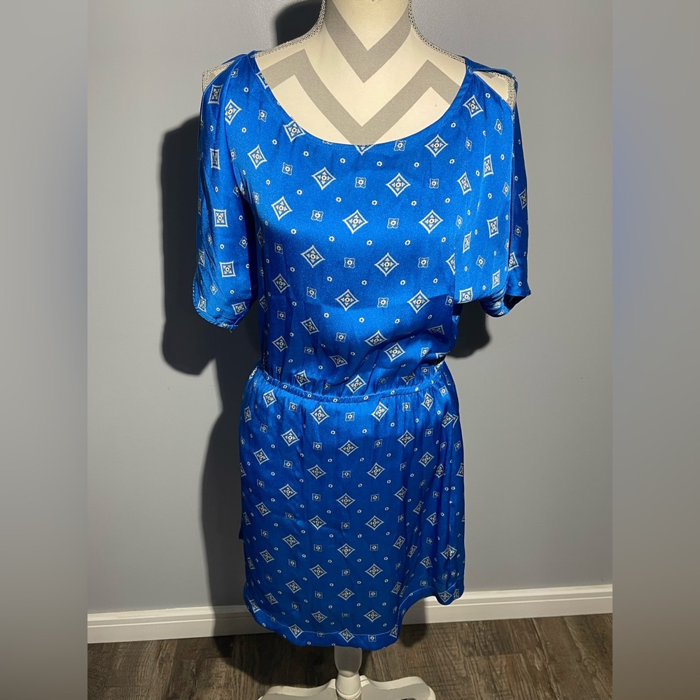 Leeloo Elegant Blue Patterned Dress